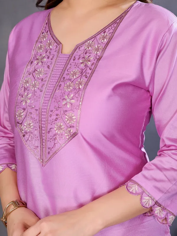 Lavender_Kurta_&_Pant_Set_with_Dupatta