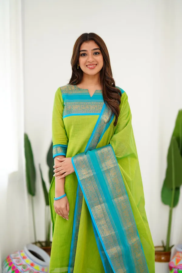 L_Green_Kurta_Set_with_Dupatta