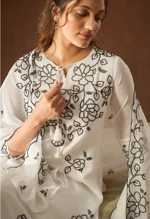 White_Kurta_&_Pant_Set_with_Dupatta
