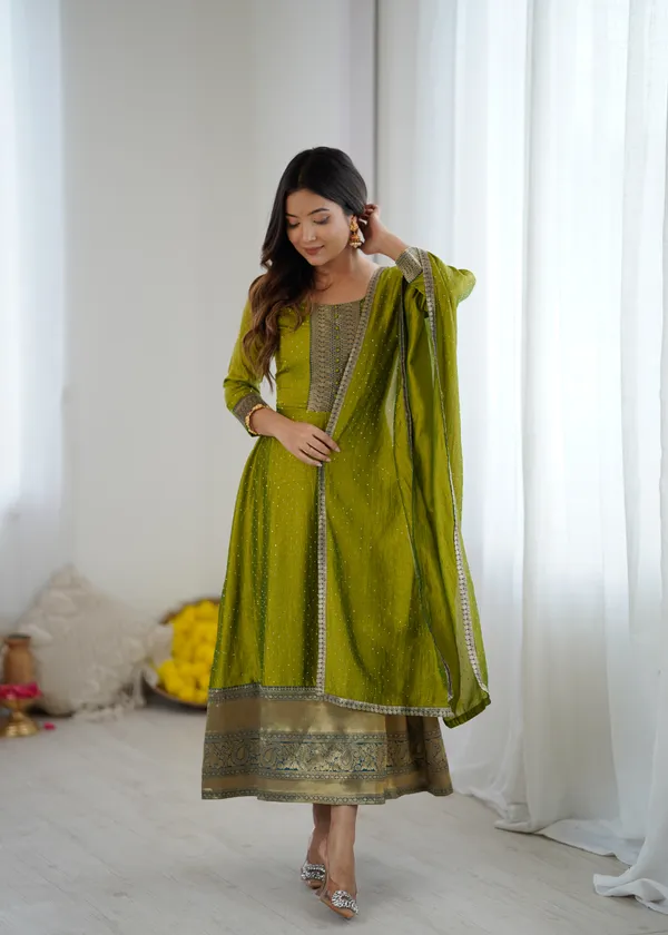 Mehndi_Kurta_&_Pant_Set_with_Dupatta
