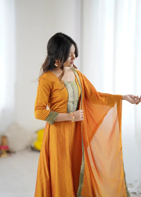 Yellow_Kurta_Set_with_Dupatta