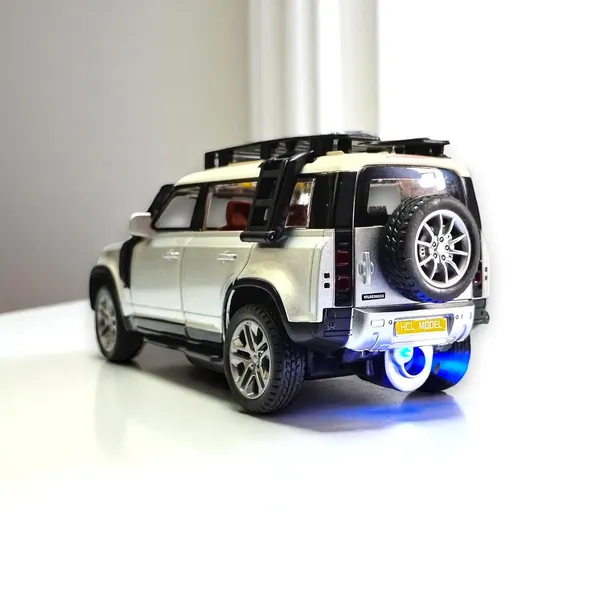 Remote_Controlled_1:22_Defender_with_Smoke