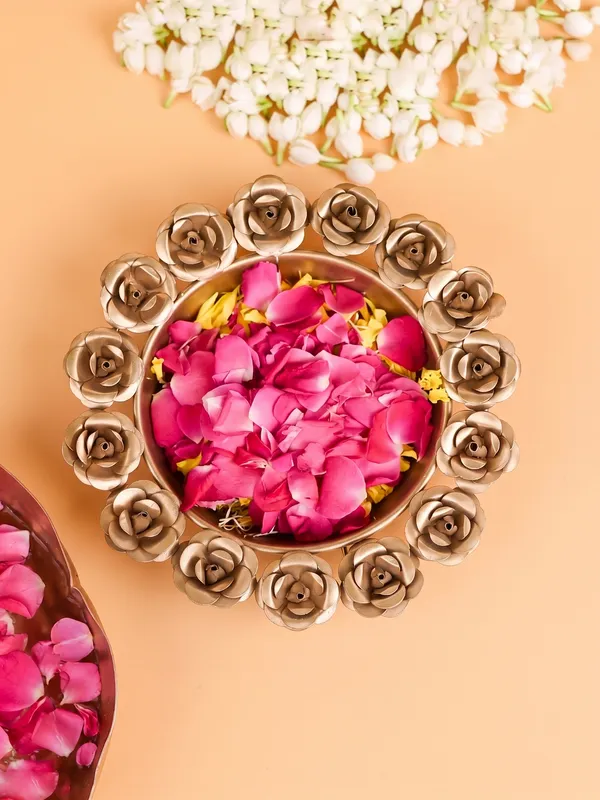 Floral_Golder_Rose_Diya_Urli_10"_