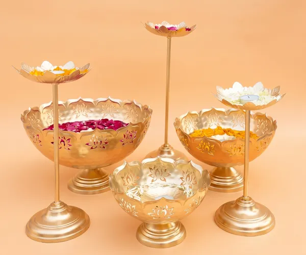 Gold_Lotus_Stands_&_Floral_Urli_Set_Of_2