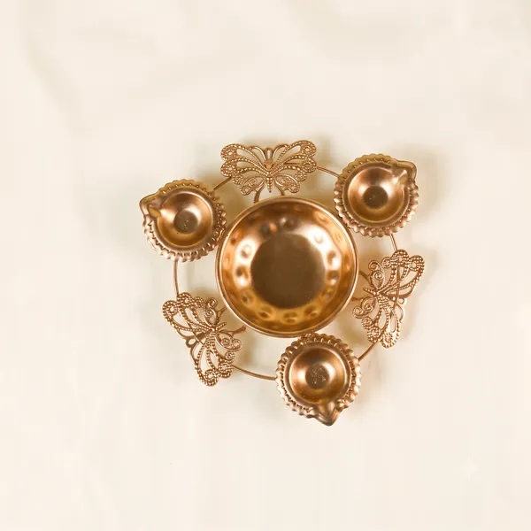 Golden_Butterfly_Diya_Urli_10"