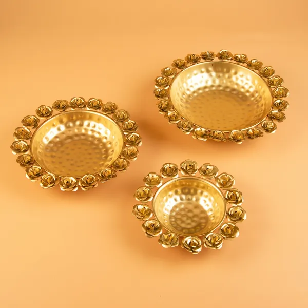 Golden_Rose_Diya_Urli_Set_Of_3_