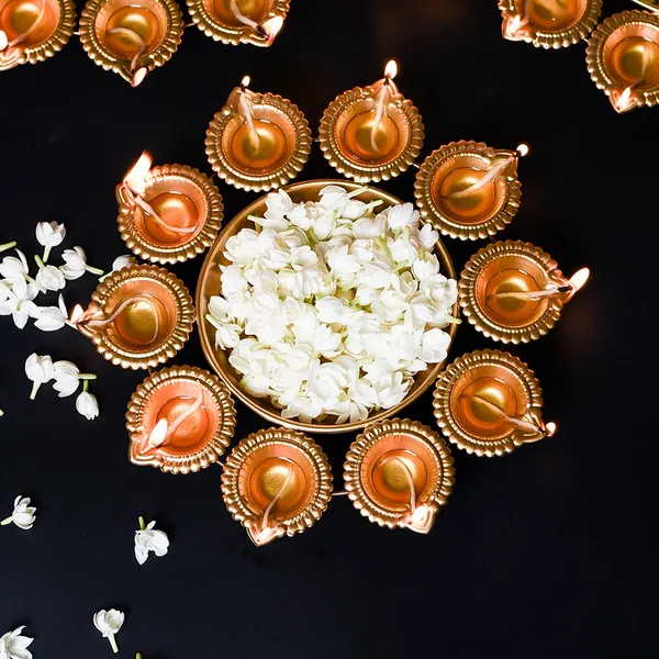 Floral_diya_urli_with_gold_finish_10"