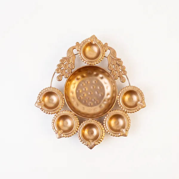 Peacock_Golden_Diya_Urli_10"