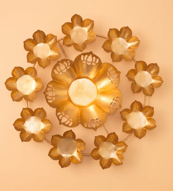 Round_Floor_Urli_With_Gold_Finish_14"