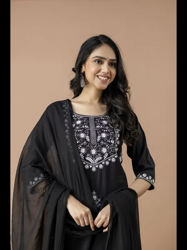 Black_Embroidered_Cotton_Straight_Kurta_With_Pant_And_Dupatta