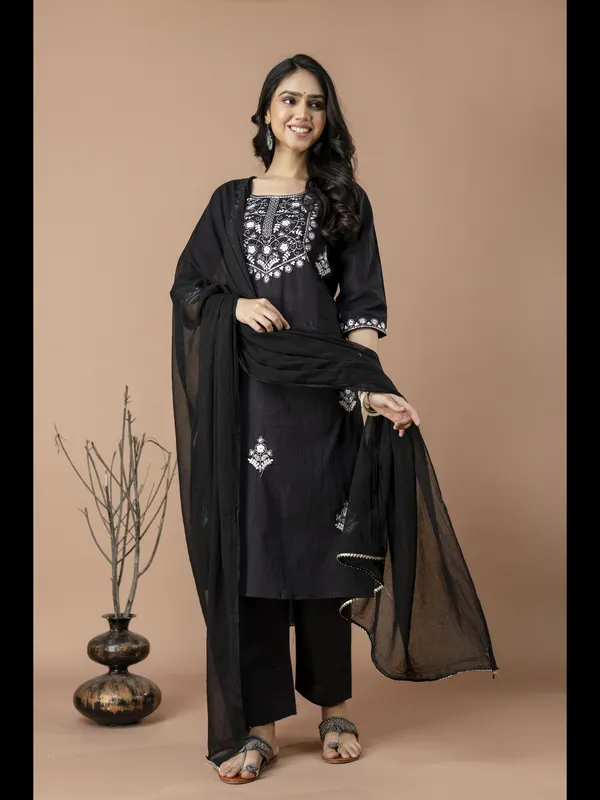 Black_Embroidered_Cotton_Straight_Kurta_With_Pant_And_Dupatta