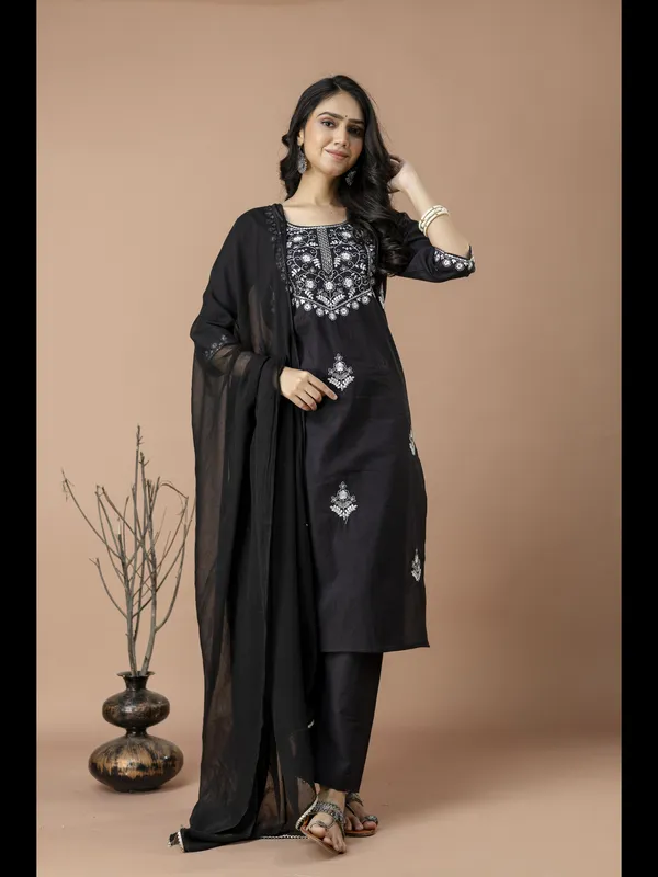 Black_Embroidered_Cotton_Straight_Kurta_With_Pant_And_Dupatta
