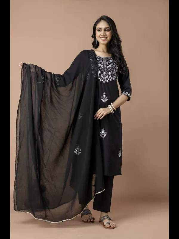 Black_Embroidered_Cotton_Straight_Kurta_With_Pant_And_Dupatta