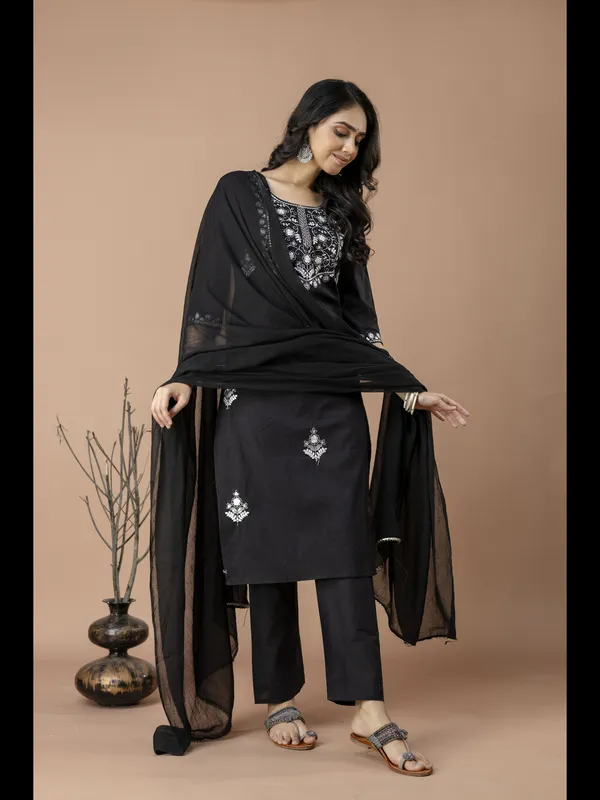 Black_Embroidered_Cotton_Straight_Kurta_With_Pant_And_Dupatta