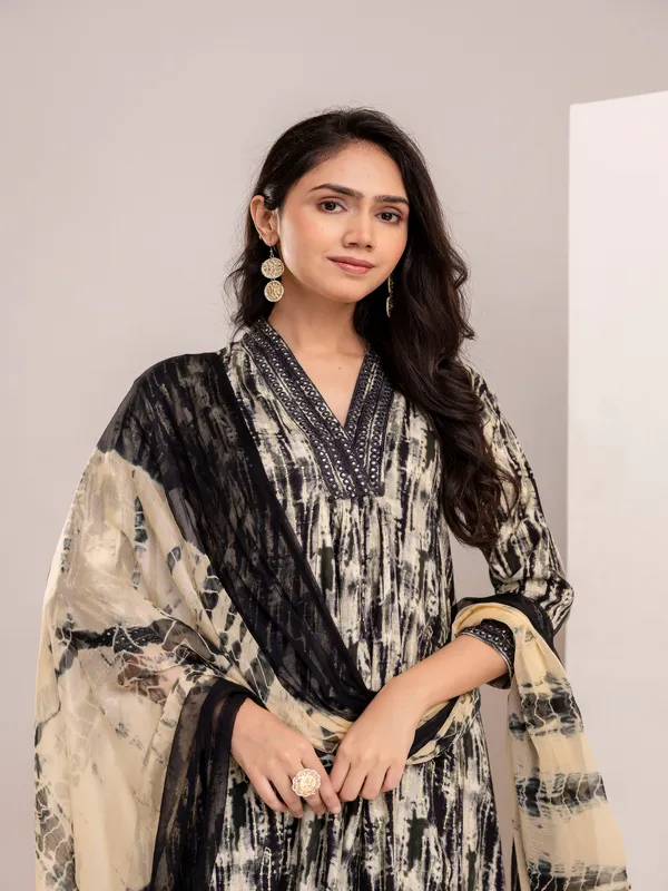 Black_Anarkali_Printed_Anarkali_Kurta_With_Pant_And_Dupatta_Women_And_Girls