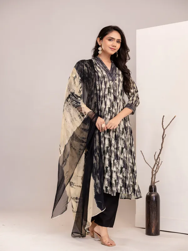 Black_Anarkali_Printed_Anarkali_Kurta_With_Pant_And_Dupatta_Women_And_Girls