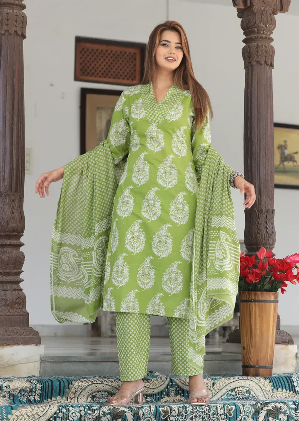 Green_Straight_Cotton_Printed_Kurta_With_Pant_And_Dupatta_For_Women