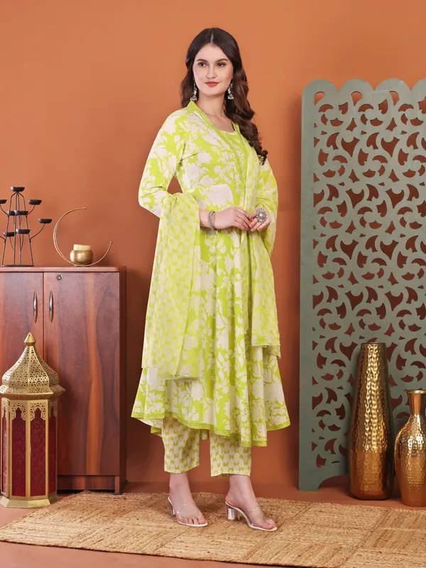 Green_Anarkali_Cotton_Printed_Self_Design_Kurta_With_Pant_And_Dupatta_Women_And_Girls