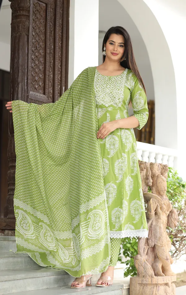 Green_Anarkali_Cotton_Printed_Embroidered_Kurta_With_Pant_And_Dupatta_For_Women