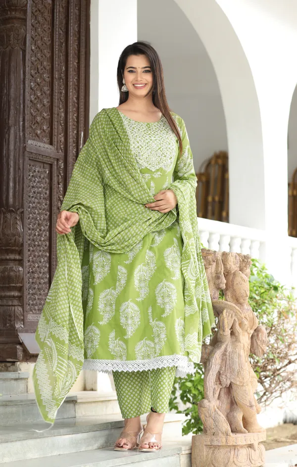 Green_Anarkali_Cotton_Printed_Embroidered_Kurta_With_Pant_And_Dupatta_For_Women