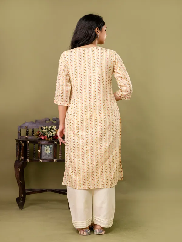 Peach_Straight_Cotton_Printed_Kurta_With_Pant_And_Dupatta_Women_And_Girls