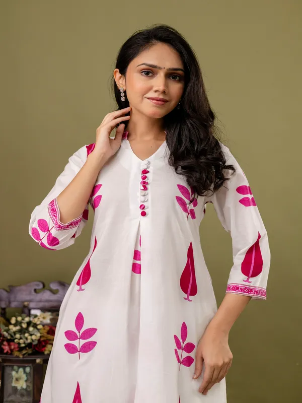 Pink_Aline_Cotton_Printed_Kurta_With_Pant_For_Women_And_Girls