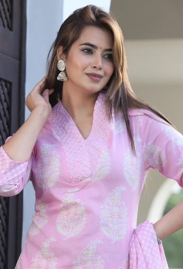 Pink_Straight_Cotton_Printed_Kurta_With_Pant_And_Dupatta_For_Women