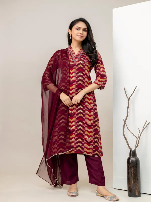 Maroon_Straight_Rayon_Printed_Kurta_With_Pant_And_Dupatta_Women_And_Girls