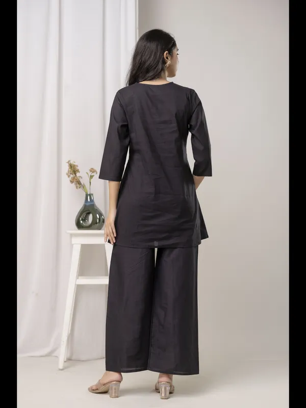 Black_Solid_Embellished_Co-Ord_Set_For_Women