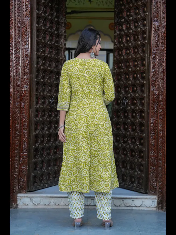 Mehendi_Green_Printed_Anarkali_Pure_Cotton_Kurta_With_Pant_And_Dupatta