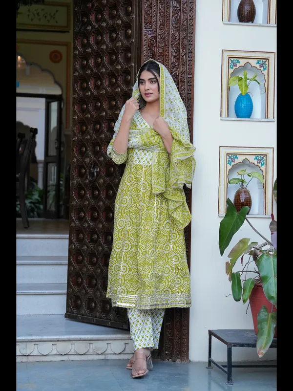 Mehendi_Green_Printed_Anarkali_Pure_Cotton_Kurta_With_Pant_And_Dupatta