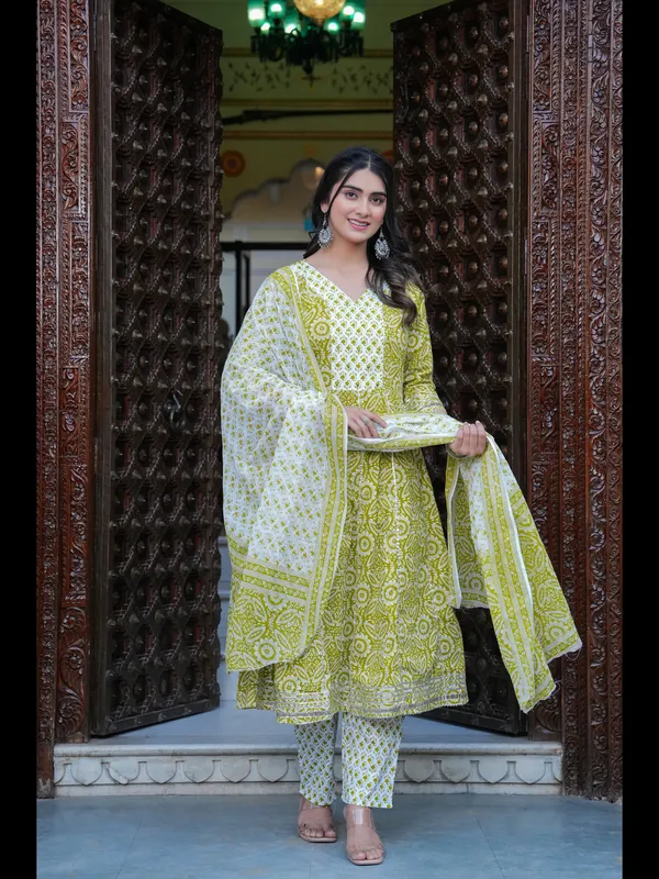 Mehendi_Green_Printed_Anarkali_Pure_Cotton_Kurta_With_Pant_And_Dupatta