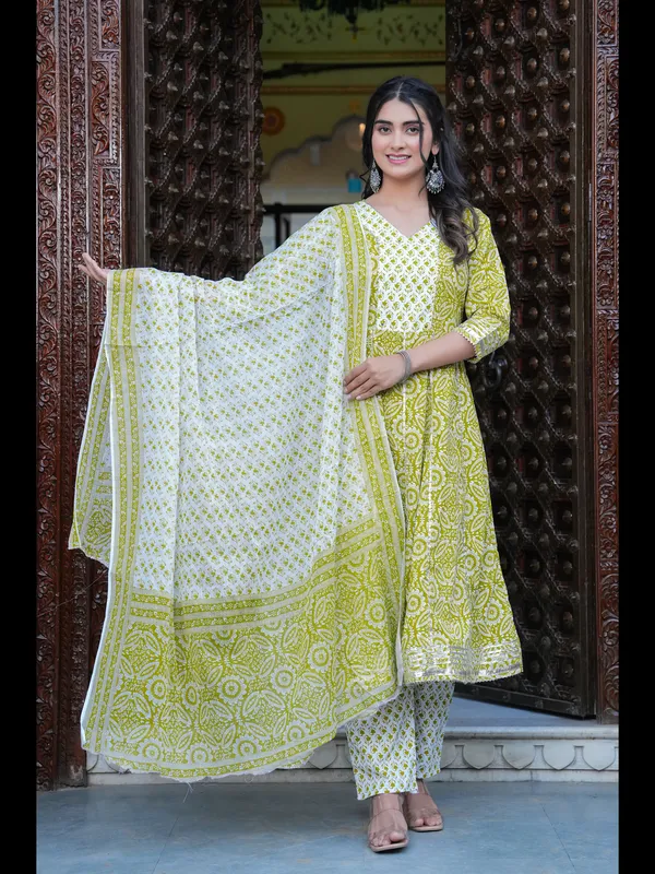 Mehendi_Green_Printed_Anarkali_Pure_Cotton_Kurta_With_Pant_And_Dupatta