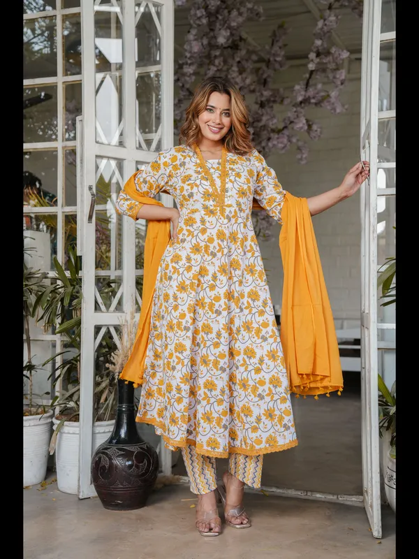 Red_Printed_Cotton_Anarkali_Kurta_With_Pant_And_Dupatta