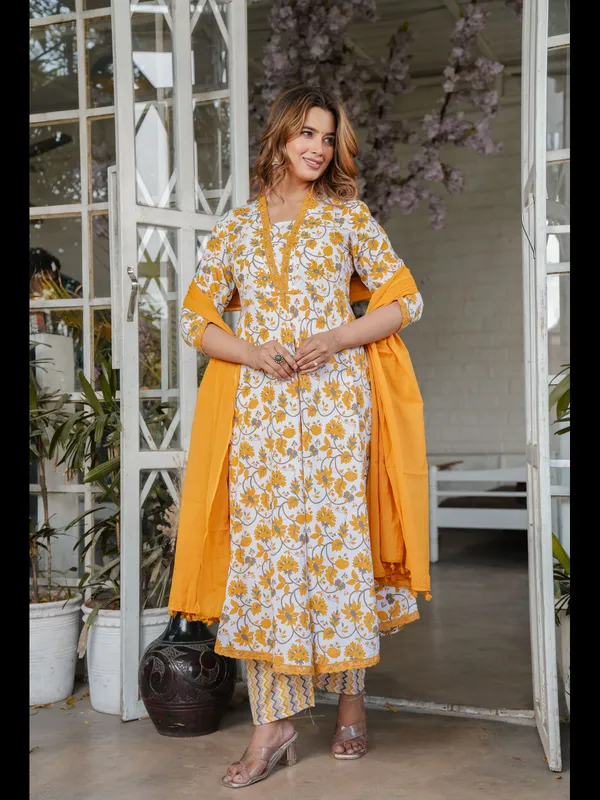 Red_Printed_Cotton_Anarkali_Kurta_With_Pant_And_Dupatta
