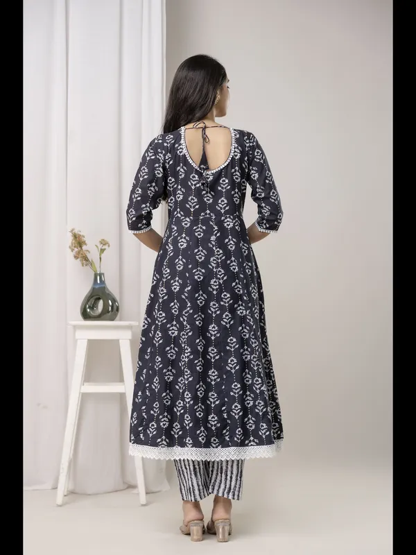 Black_Printed_Cotton_A-Line_Kurta_With_Pant_And_Dupatta