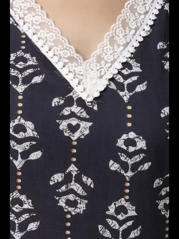 Black_Printed_Cotton_A-Line_Kurta_With_Pant_And_Dupatta