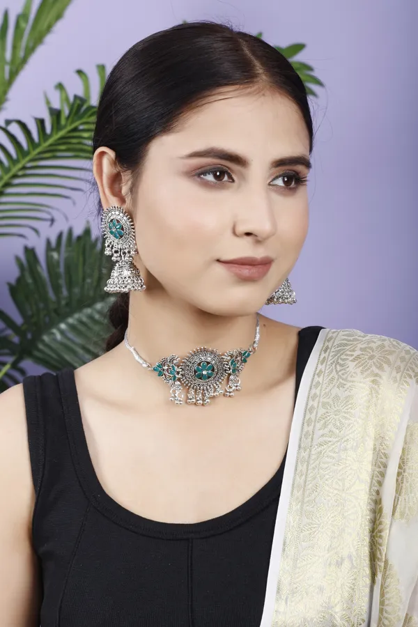 Silver_&_Green_Necklace_Set_for_Women_|_Premium_Alloy_Necklace_for_Everyday_Use