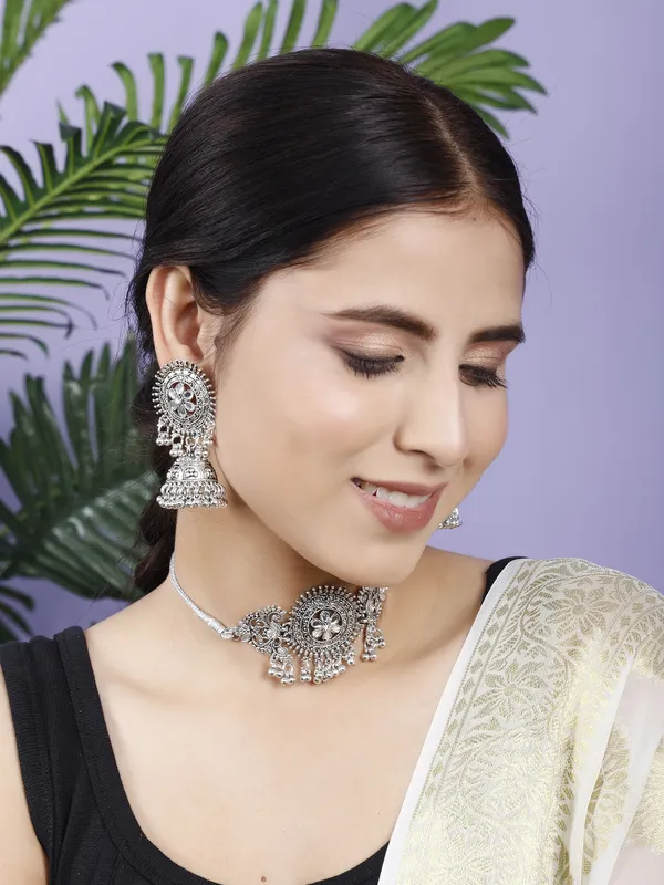 Silver_Necklace_Set_for_Women_|_Premium_Alloy_Necklace_for_Everyday_Use