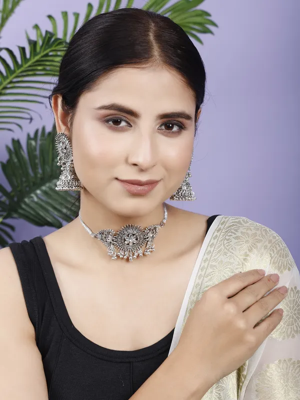 Silver_Necklace_Set_for_Women_|_Premium_Alloy_Necklace_for_Everyday_Use
