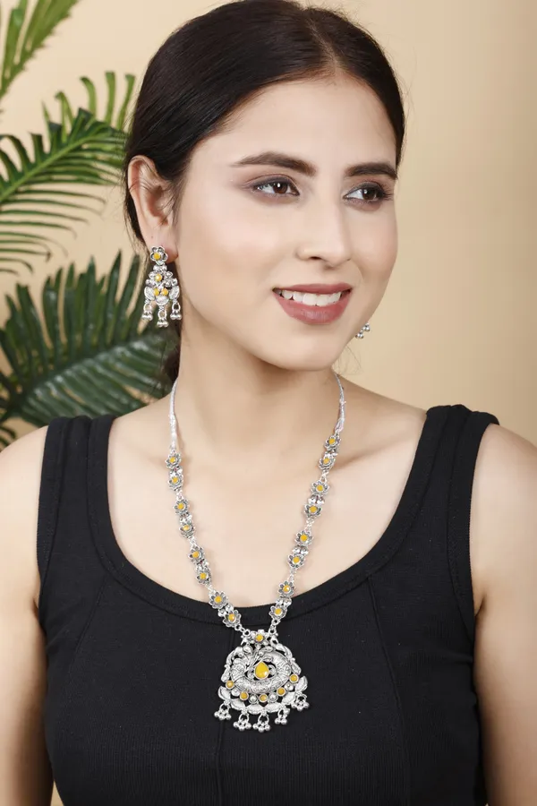 Yellow_&_Silver_Necklace_Set_for_Women_|_Premium_Oxidised_Silver_Necklace_for_Everyday_Use