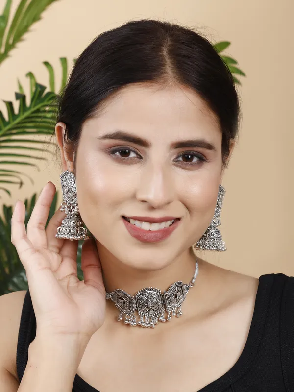 Silver_Necklace_Set_for_Women_|_Premium_Alloy_Necklace_for_Everyday_Use