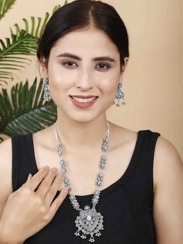 Silver_&_Blue_Necklace_Set_for_Women_|_Premium_Oxidised_Silver_Necklace_for_Everyday_Use