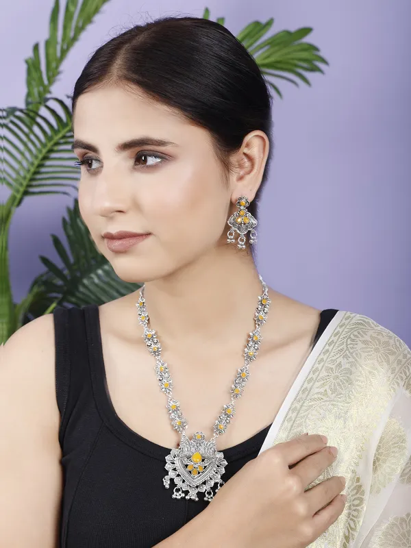Silver_&_Yellow_Necklace_Set_for_Women_|_Premium_Oxidised_Silver_Necklace_for_Everyday_Use