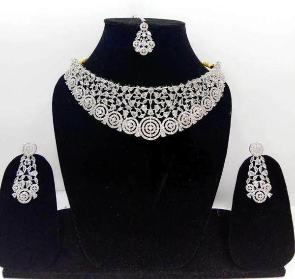White_Necklace_Set_for_Women_|_Premium_Alloy_Necklace_for_Everyday_Use