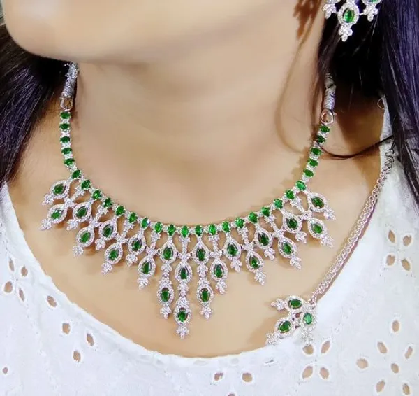 Green_Necklace_Set_for_Women_|_Premium_Alloy_Necklace_for_Everyday_Use