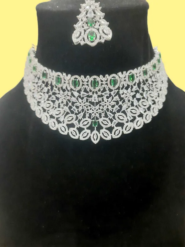 Green_Necklace_Set_for_Women_|_Premium_Alloy_Necklace_for_Everyday_Use
