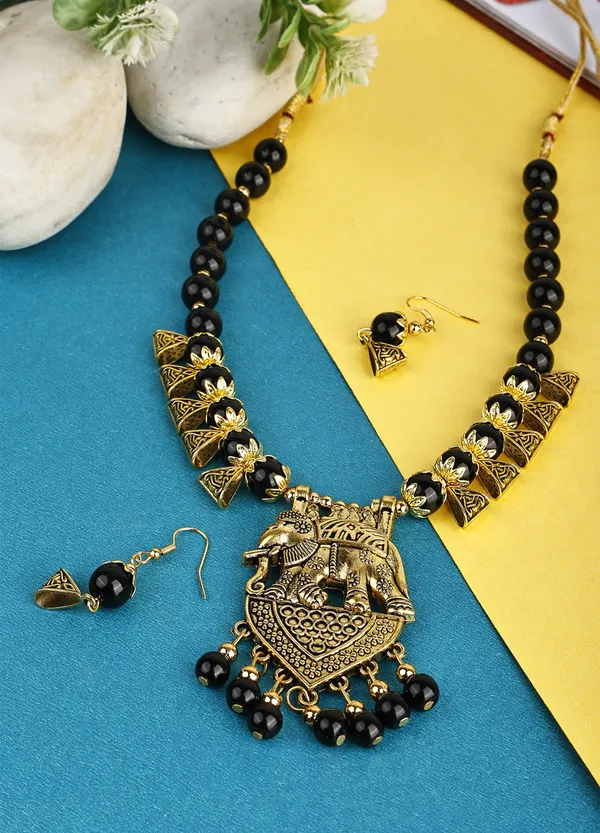 Black_Necklace_Set_for_Women_|_Premium_Alloy_Necklace_for_Everyday_Use
