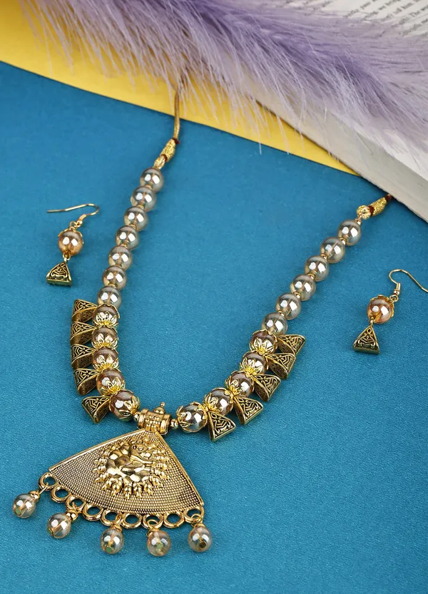 Gold_Necklace_Set_for_Women_|_Premium_Alloy_Necklace_for_Everyday_Use