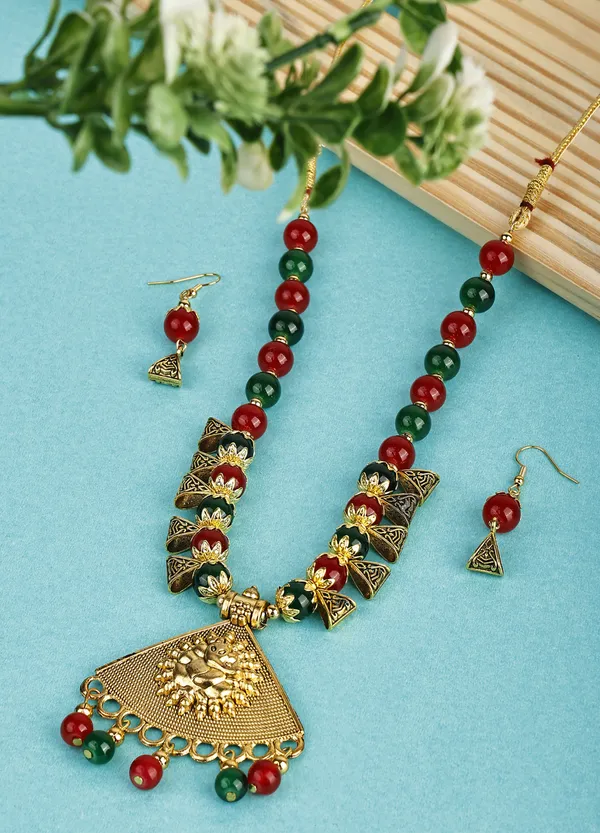 Green_Necklace_Set_for_Women_|_Premium_Alloy_Necklace_for_Everyday_Use